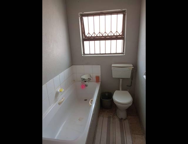 3 BEDROOM HOUSE FOR SALE IN BEVERLEY HILLS
